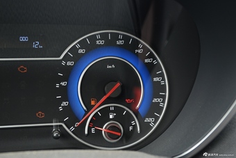 2016款海马V70 2.0L手动适·宜型 5座