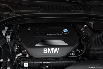 宝马2系旅行车220i 2.0T自动豪华设计套装