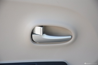 2015款启辰D50 1.6L自动豪华版