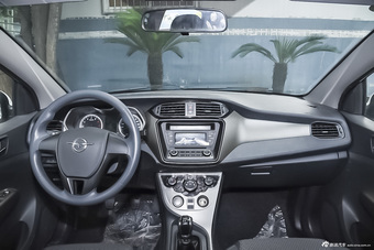 2016款海马M3 1.5L手动舒适型图片