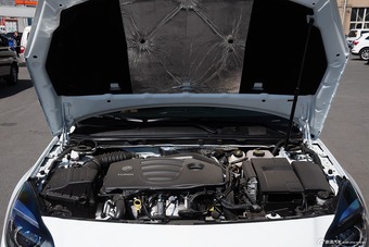 2015款君威2.0T自动GS燃情运动版