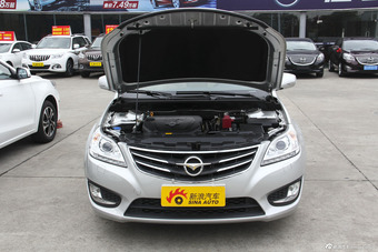 2014款海马M8 2.0L自动舒适型