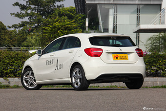 2015款奔驰A180 1.6T自动