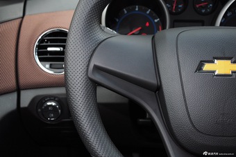 2015款科鲁兹掀背1.6L手动舒适型