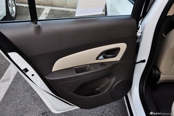 2015款科鲁兹1.5L经典 SE MT