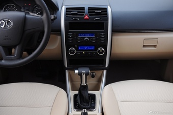 2015款绅宝D20自动两厢1.5L自动乐天版