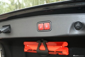 2014款奔驰E 300L运动轿车