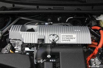 2016款雷凌双擎1.8L自动豪华版