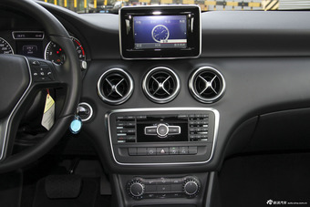 2015款奔驰A180 1.6T自动