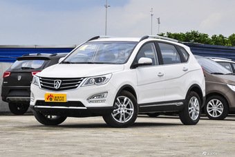 2016款宝骏560 1.8L手动精英型