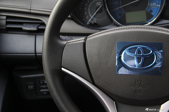 2015款YARiS L致炫1.5L自动魅动版