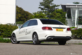 2015款奔驰E260L 2.0T自动豪华型运动轿车