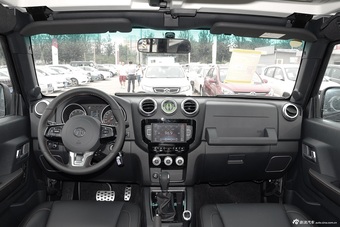 2016款北京BJ40L 2.3T自动四驱尊享版