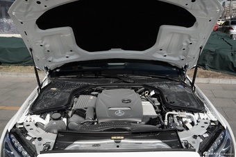 2015款奔驰C级C200L 2.0T自动运动版