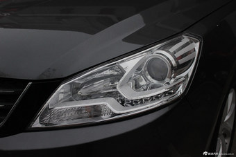 2013款东风风神S30 1.6L 手动尊雅型