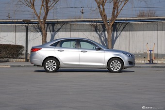 2015款福睿斯1.5L自动时尚型