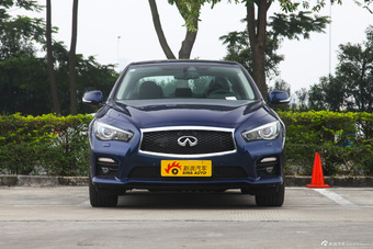 2015款英菲尼迪Q50L 2.0T自动豪华运动版