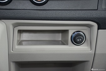 2016款凯路威2.0T自动四驱舒适版9座