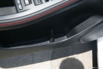 2014款奔腾B70 1.8T自动运动尊贵型