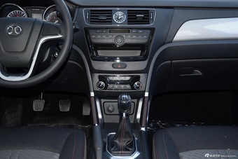 2016款北汽绅宝X55 1.5L手动标准版