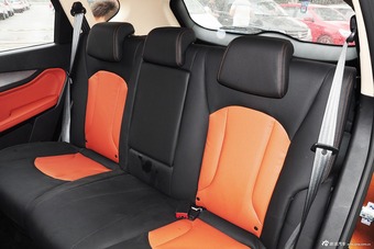 2015款宝骏560 1.8L手动精英型