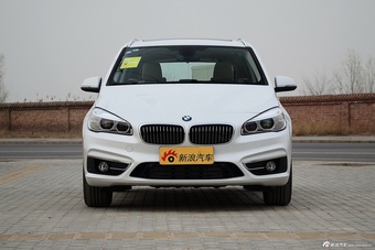 宝马2系旅行车220i 2.0T自动豪华设计套装