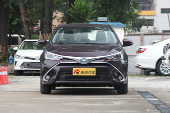 2016款雷凌双擎1.8L自动精英天窗版