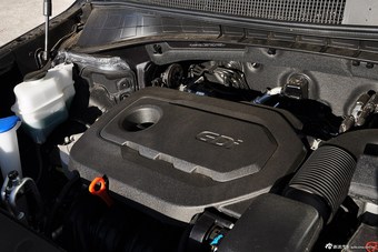 2015款索兰托L 2.4L GDI汽油四驱精英版