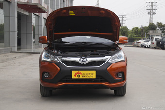 2016款比亚迪宋1.5TI手动尊贵型