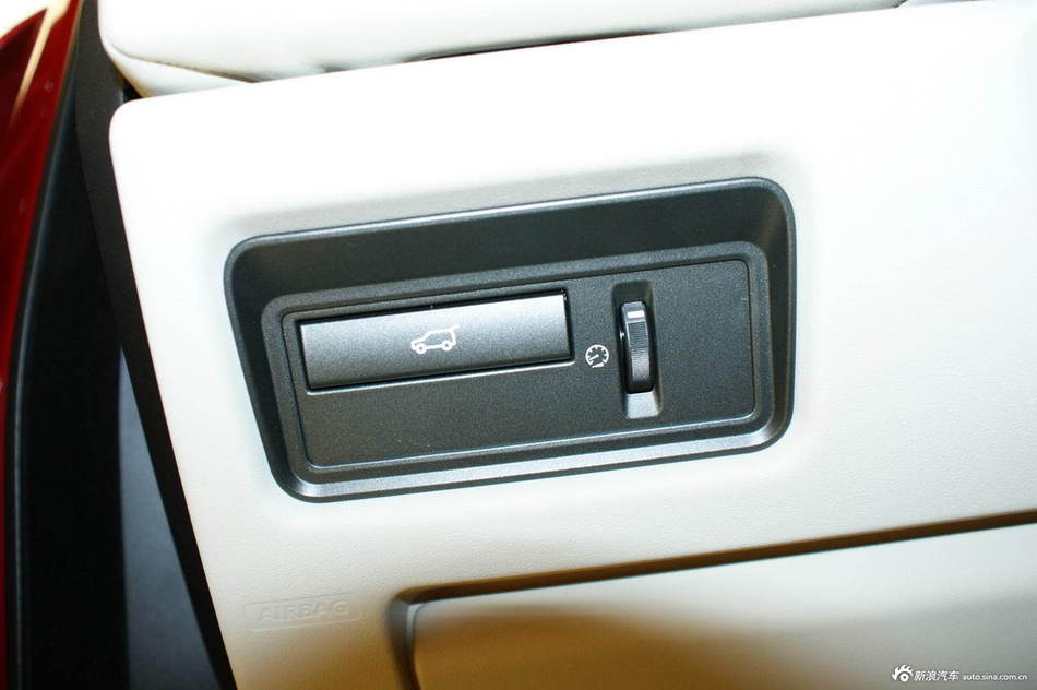 2011款揽胜极光2.0T