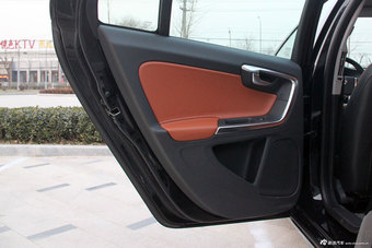 2013款沃尔沃S60 2.0T T5自动智尊版图片