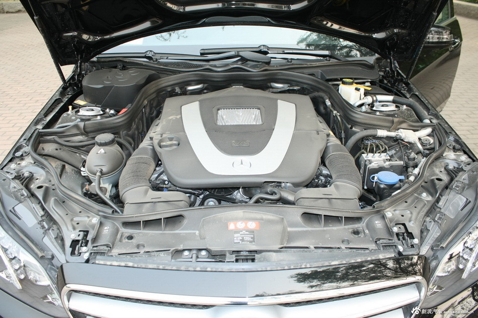 2014款奔驰E 300L运动轿车