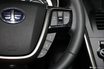 2015款奔腾X80 2.0L自动豪华型到店实拍