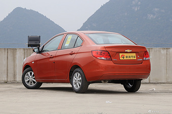 2013款赛欧三厢1.4L手动理想幸福版