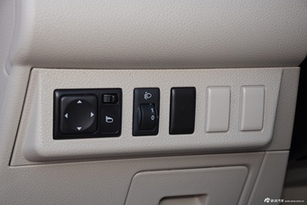 2015款启辰R50 1.6L自动豪华版