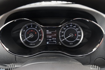 2016款宝骏560 1.8L手动精英型