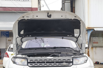 2015款揽胜极光2.0T自动智耀版