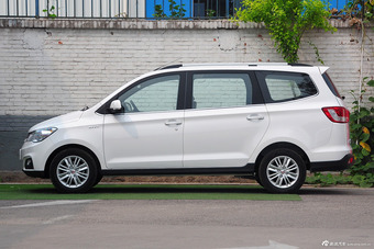 2015款五菱宏光S1 1.5L豪华型