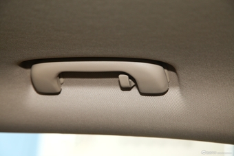 2012款荣威950 2.4L LUX豪华版