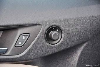 2015款科鲁兹1.4T自动精英版