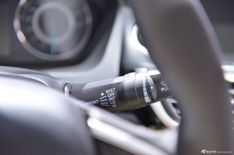 东南V5 plus摇滚版