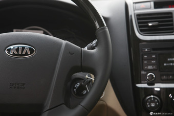 2013款狮跑 2.0L手动两驱GL