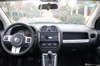 2014款指南者2.0L自动两驱豪华版