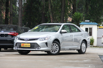 2015款凯美瑞2.0L自动领先版