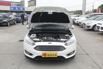 2015款福克斯三厢1.0T自动超能风尚型