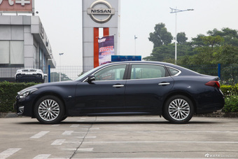 2015款英菲尼迪Q70L 2.5L豪华版