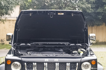 2016年北京BJ80 2.3T手动尊贵版