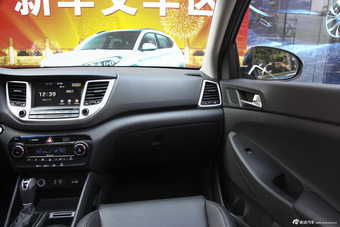 2015款全新途胜1.6T自动两驱领先型