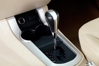 2013款海马M3官方图