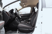 2016款宝骏630 1.5L手动标准型